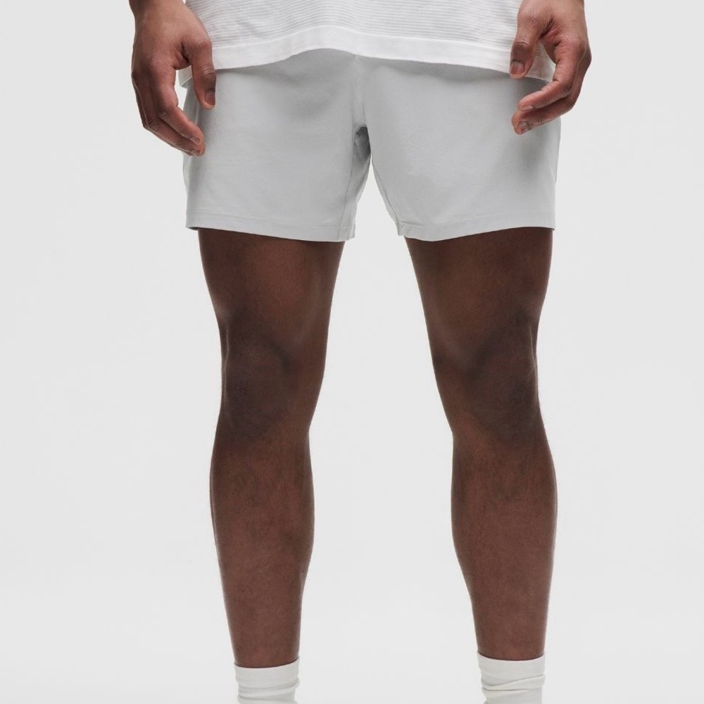 Lululemon Pace Breaker Linerless Short 5”